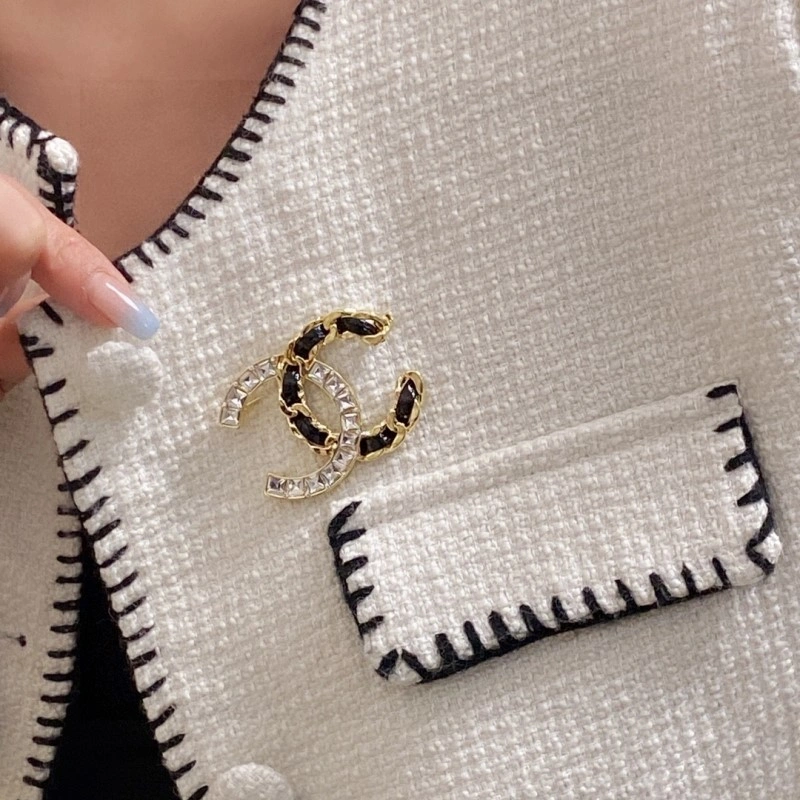 Chanel Brooches Comfortable 221833