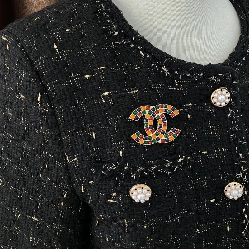 Stretchable Chanel Brooches 221836