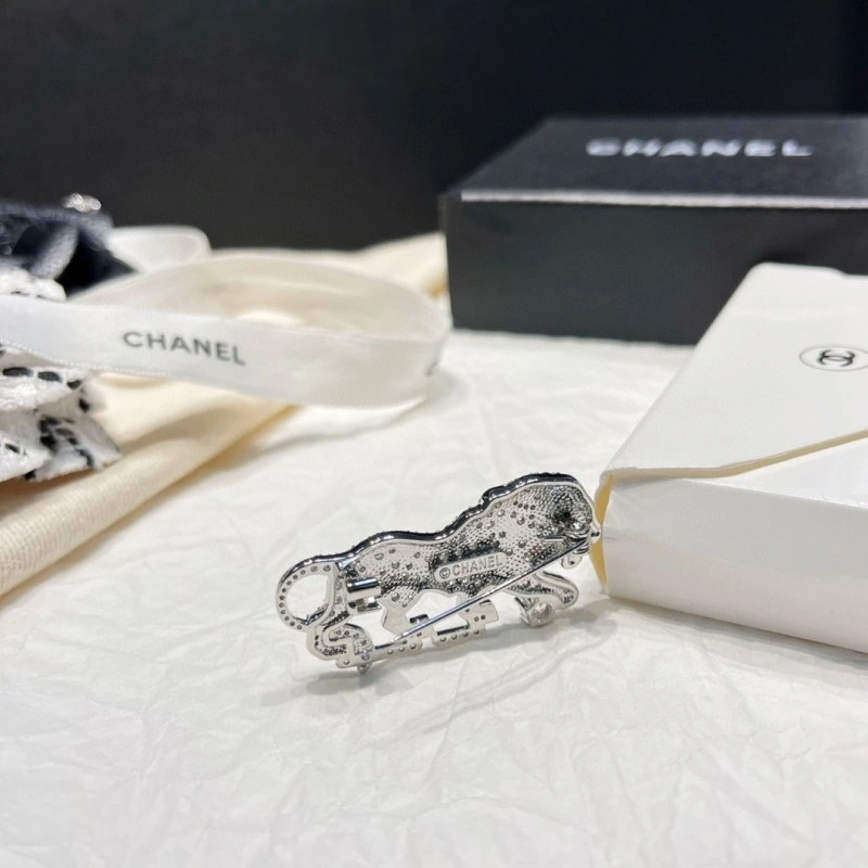 Chanel Brooches Durable 221832