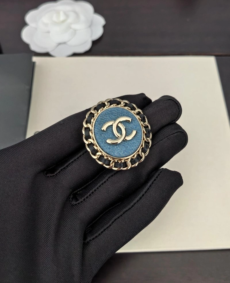 FreshLook Chanel Brooches 221829