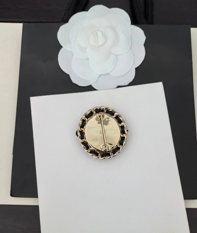 FreshLook Chanel Brooches 221829