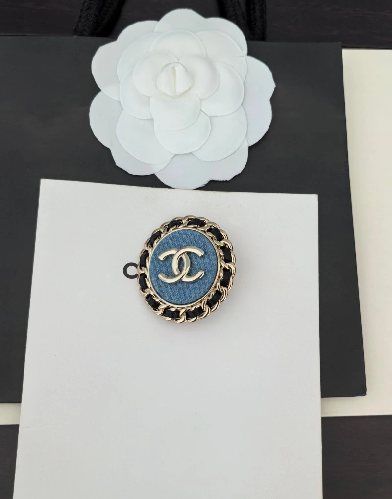 FreshLook Chanel Brooches 221829