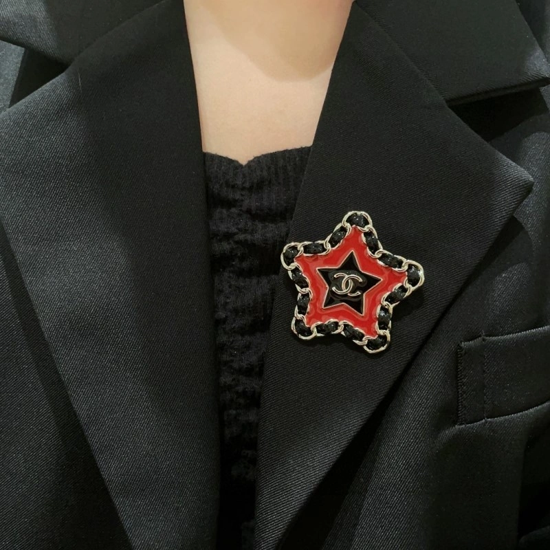 Attractive Chanel Brooches 221837