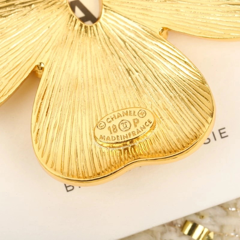 Sustainable Chanel Brooches 221820