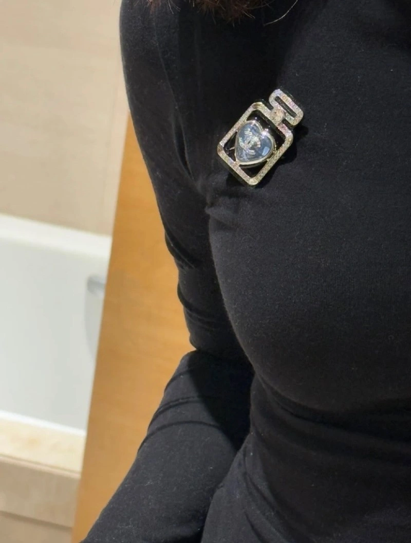 Soft Chanel Brooches 221828