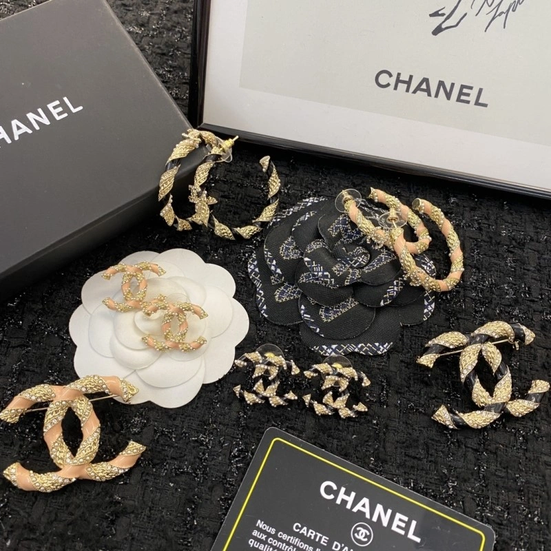 Chanel Brooches Versatile 221821