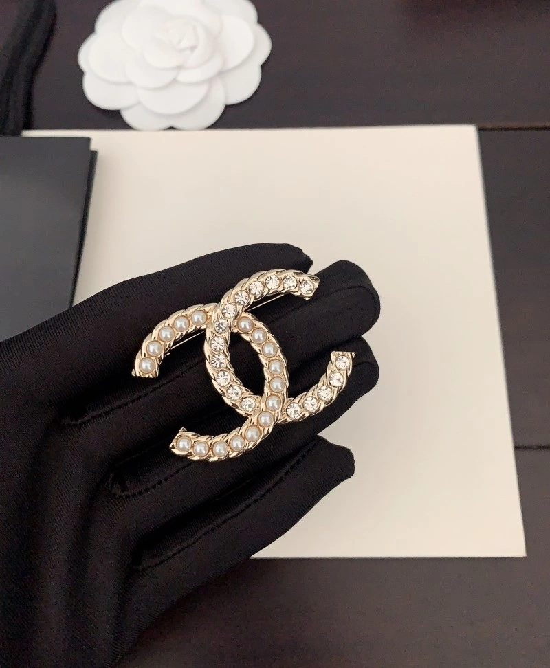 Refined Chanel Brooches 221809
