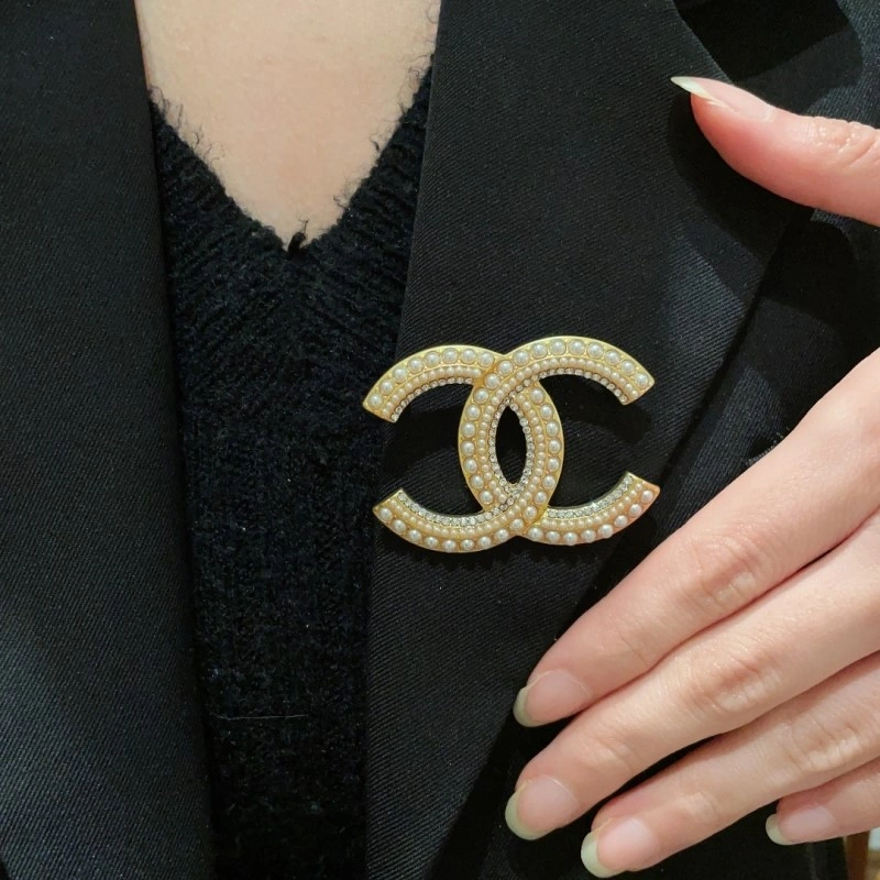 Chanel Brooches Fashionable 221810