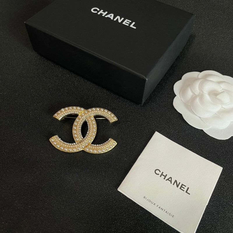 Chanel Brooches Fashionable 221810
