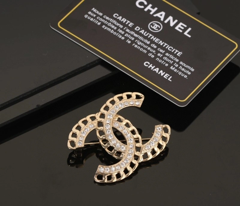 Stylish Chanel Brooches 221812