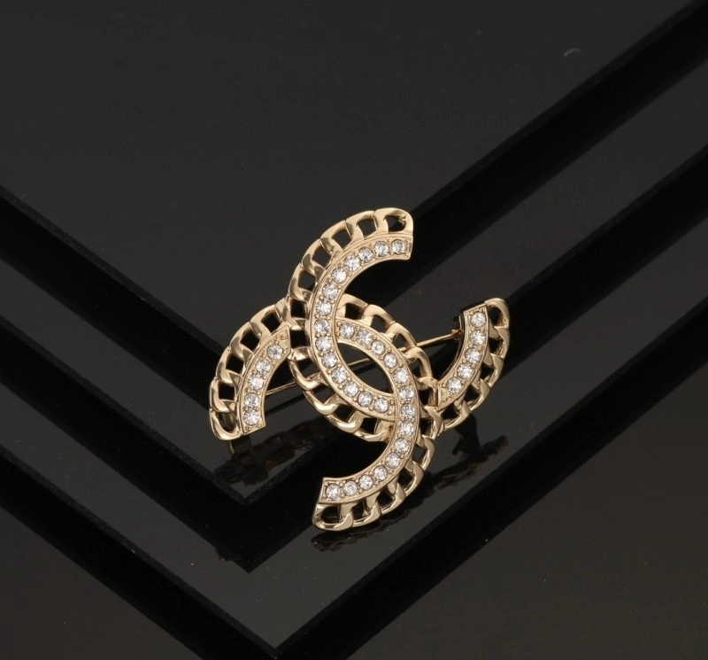 Stylish Chanel Brooches 221812