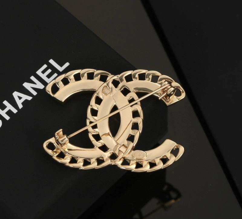 Stylish Chanel Brooches 221812