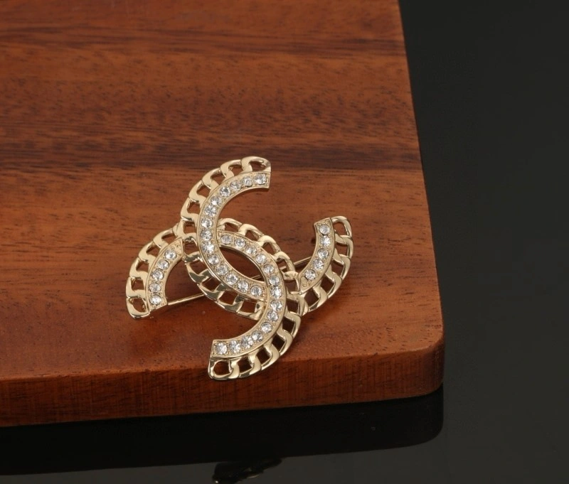 Stylish Chanel Brooches 221812