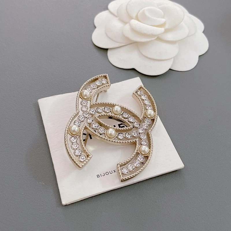 Chanel Brooches Unisex 221808