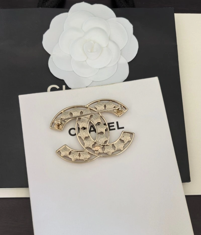Chanel Brooches Durable 221807