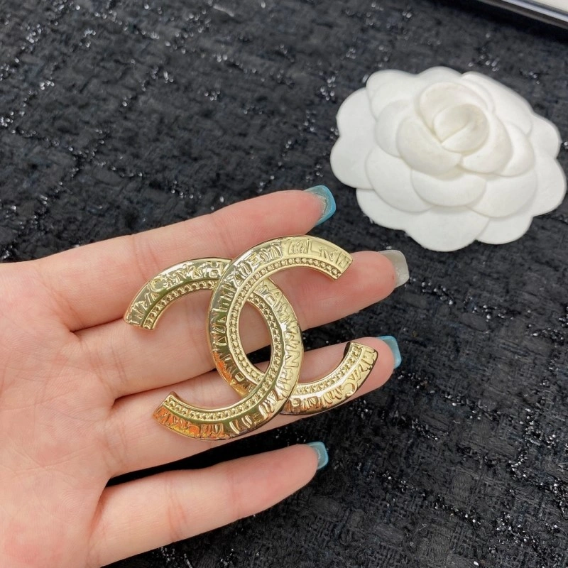 Chanel Brooches Sleek 221806