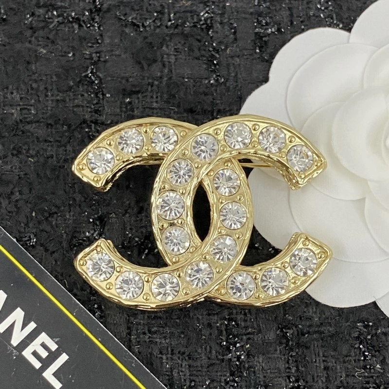 Refined Chanel Brooches 221804
