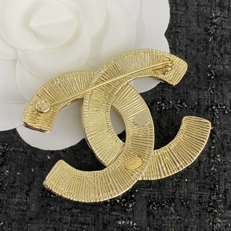 Refined Chanel Brooches 221804