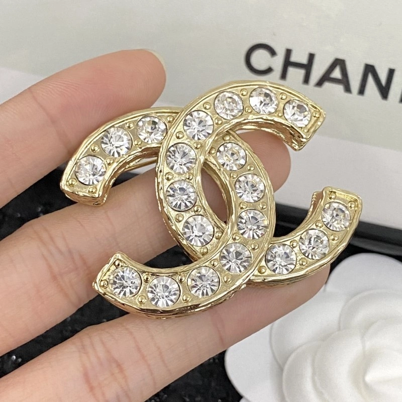 Refined Chanel Brooches 221804
