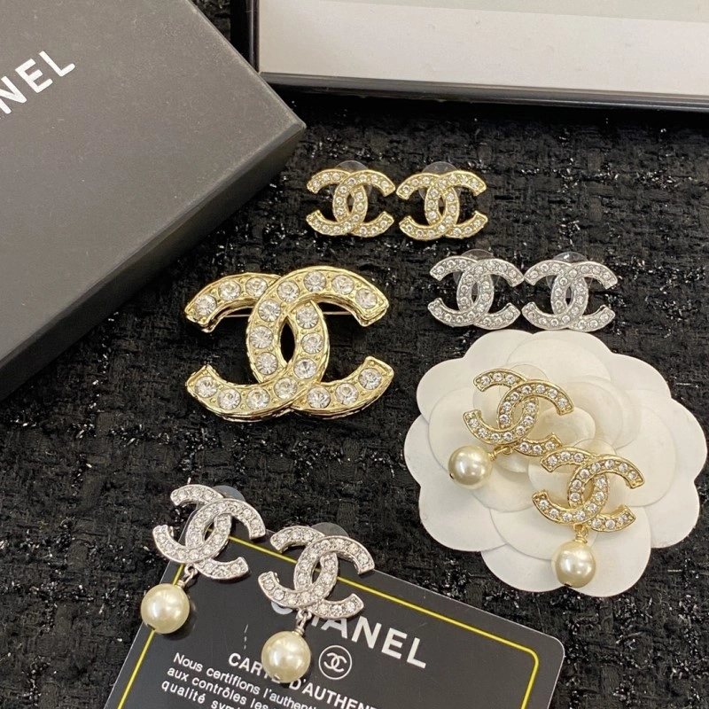 Refined Chanel Brooches 221804