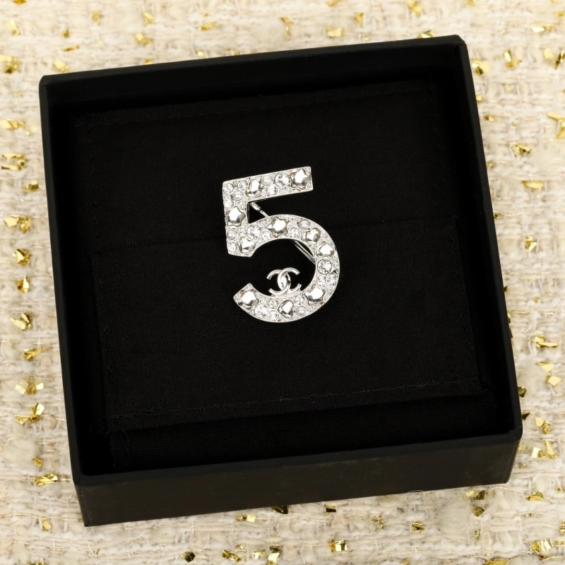 SoftTouch Chanel Brooches 221801