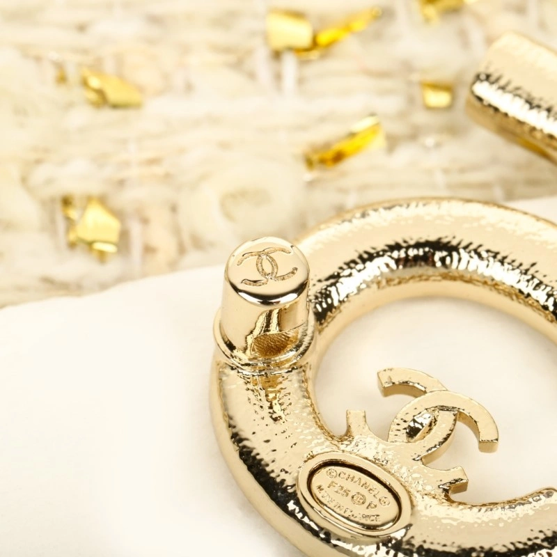SoftTouch Chanel Brooches 221801