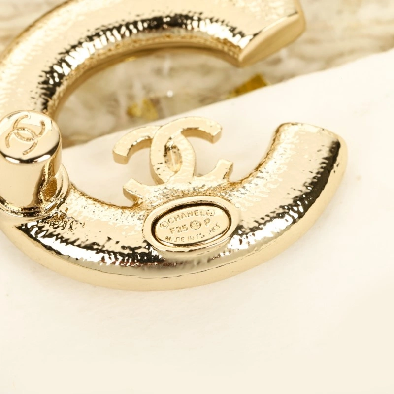 SoftTouch Chanel Brooches 221801