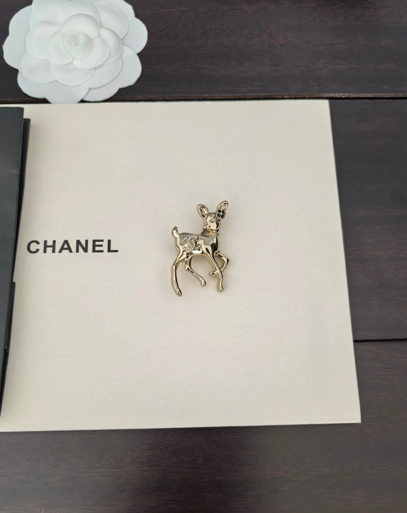 Chanel Brooches Resilient 221800