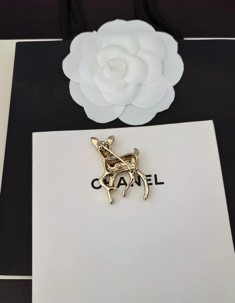 Chanel Brooches Resilient 221800