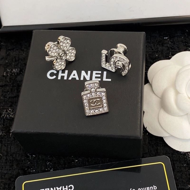 Modern Chanel Brooches 221795