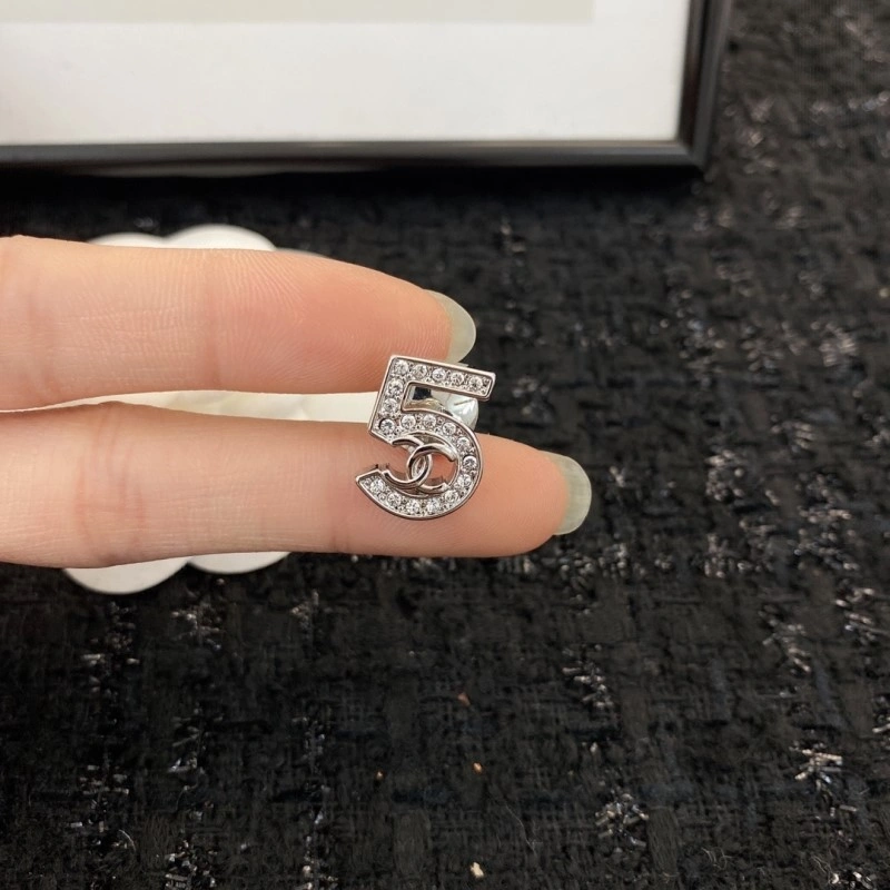 Modern Chanel Brooches 221795