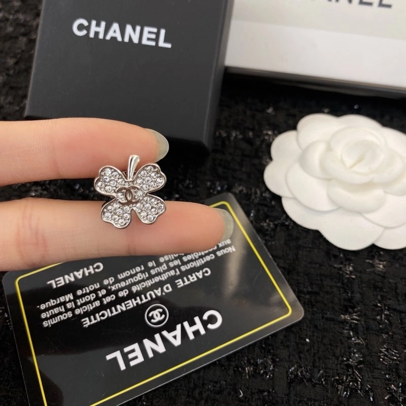 Modern Chanel Brooches 221795