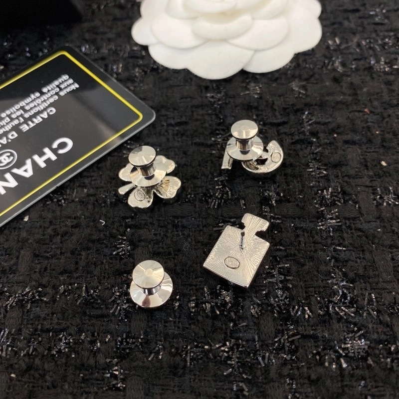Modern Chanel Brooches 221795