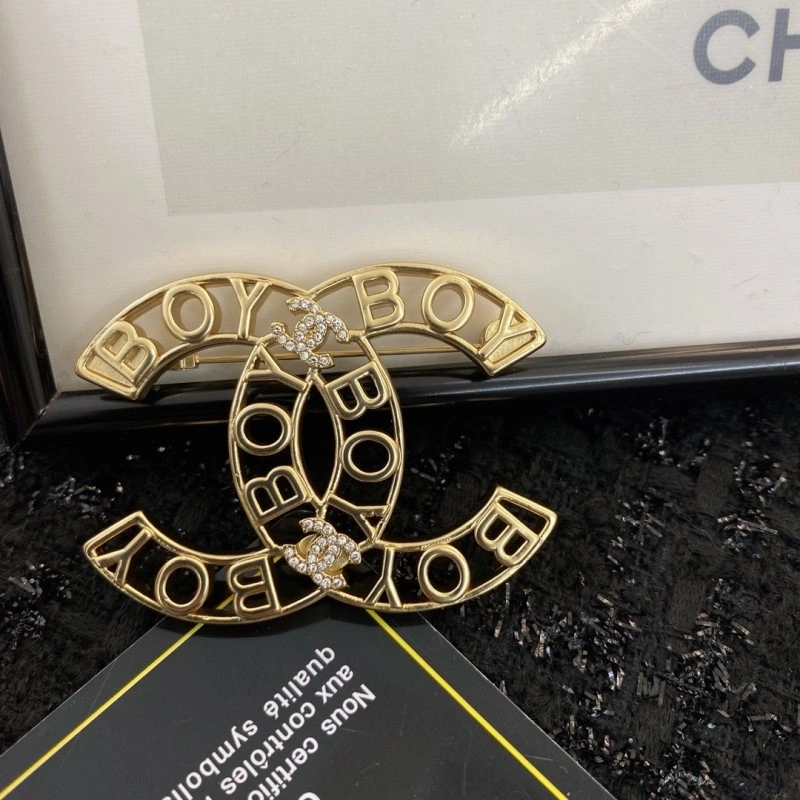 Chanel Brooches Snug 221790