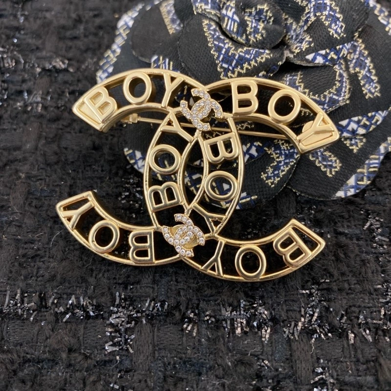 Chanel Brooches Snug 221790
