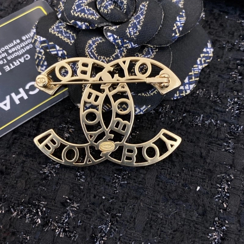 Chanel Brooches Snug 221790