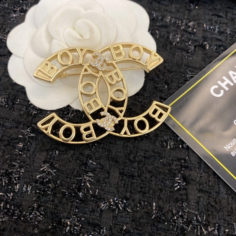 Chanel Brooches Snug 221790
