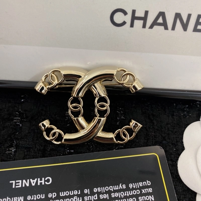GoodFit Chanel Brooches 221782