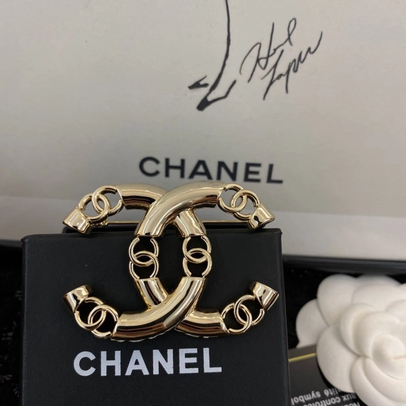 GoodFit Chanel Brooches 221782