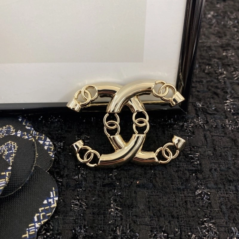 GoodFit Chanel Brooches 221782