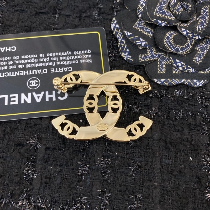 GoodFit Chanel Brooches 221782