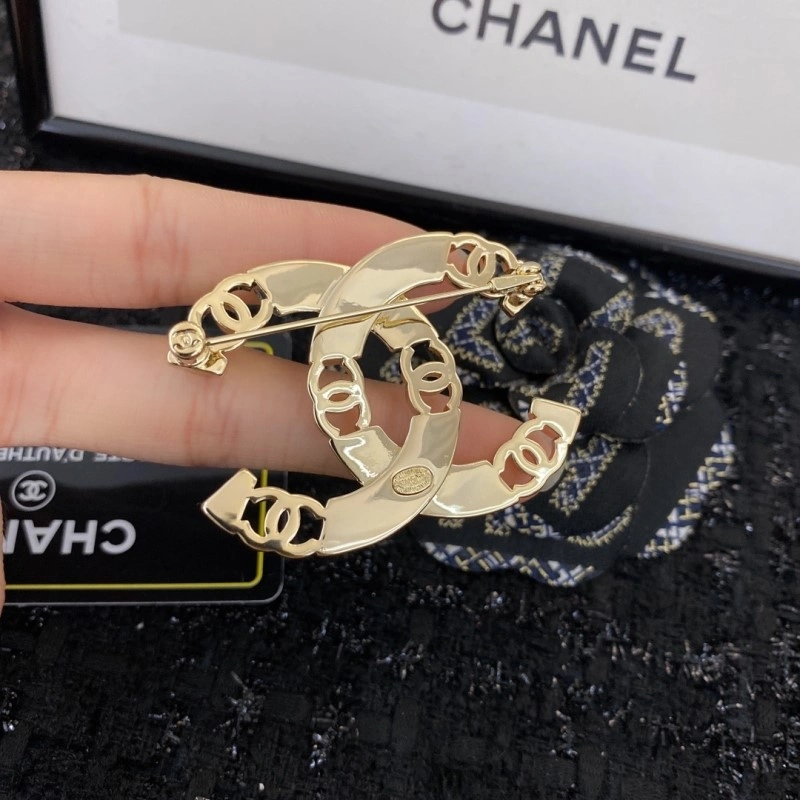 GoodFit Chanel Brooches 221782