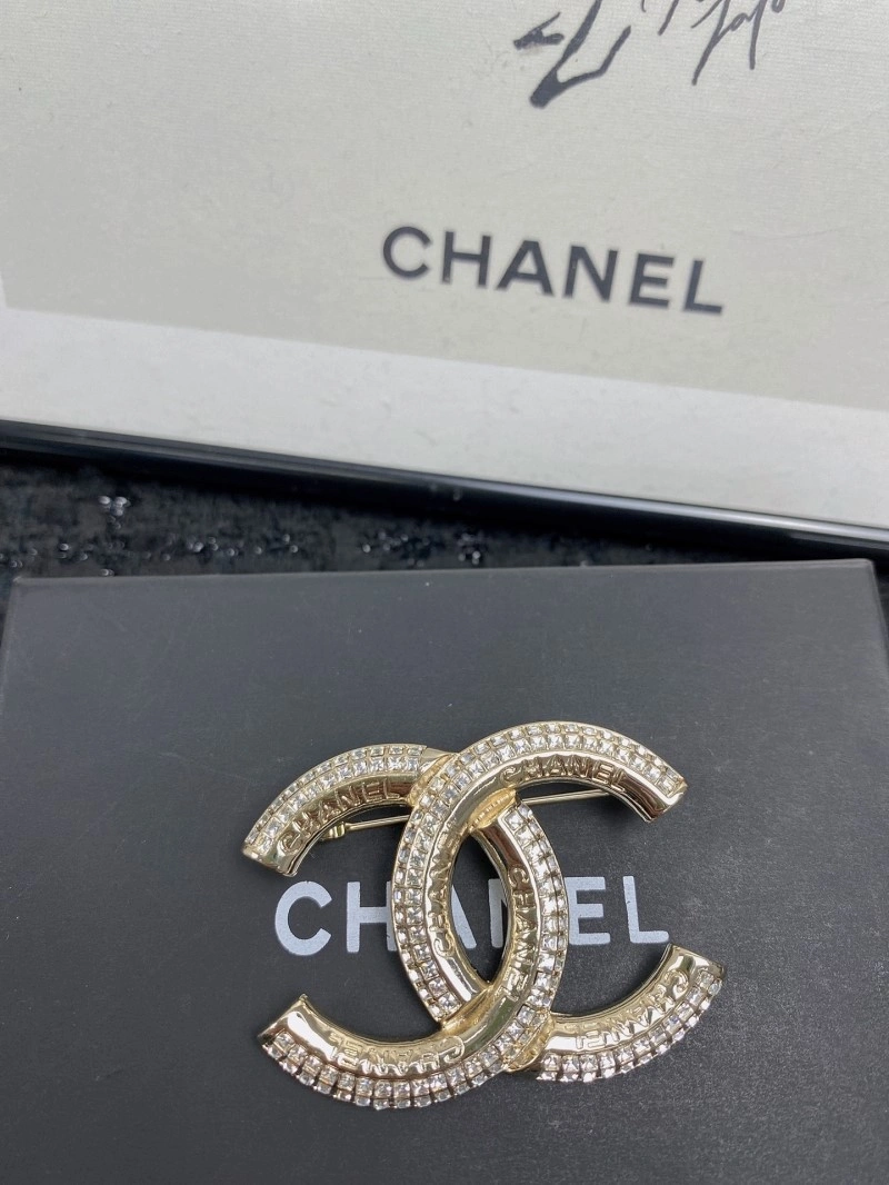 WrinkleFree Chanel Brooches 221783