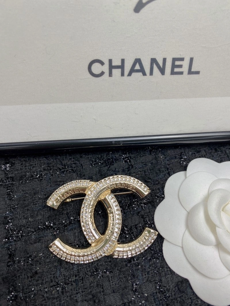 WrinkleFree Chanel Brooches 221783