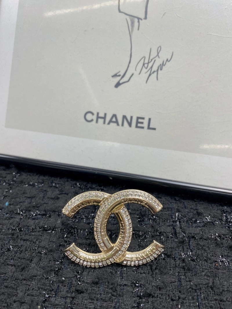WrinkleFree Chanel Brooches 221783