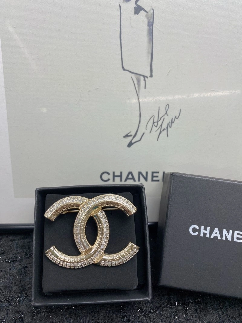 WrinkleFree Chanel Brooches 221783