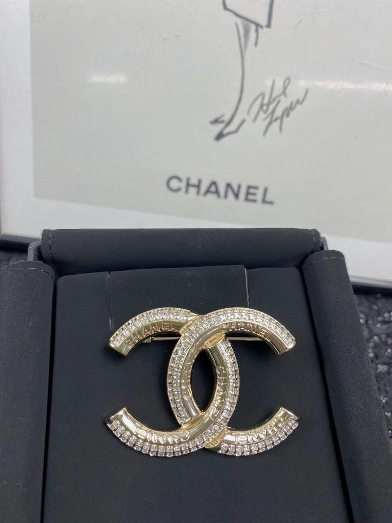 WrinkleFree Chanel Brooches 221783