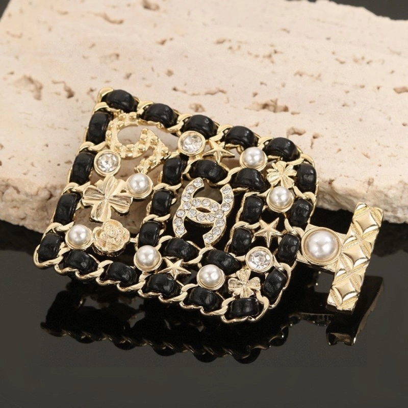 WellDesigned Chanel Brooches 221779