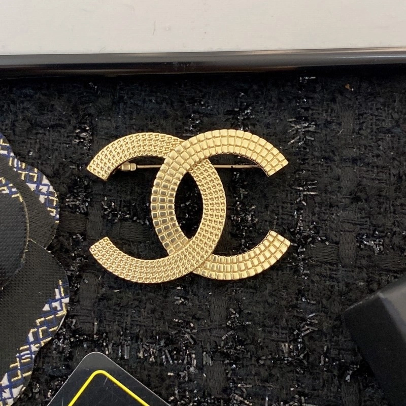 Chanel Brooches Comfortable 221765
