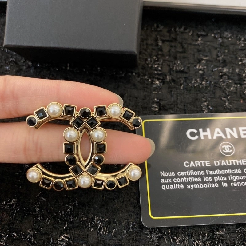 Chanel Brooches ZipUp 221767